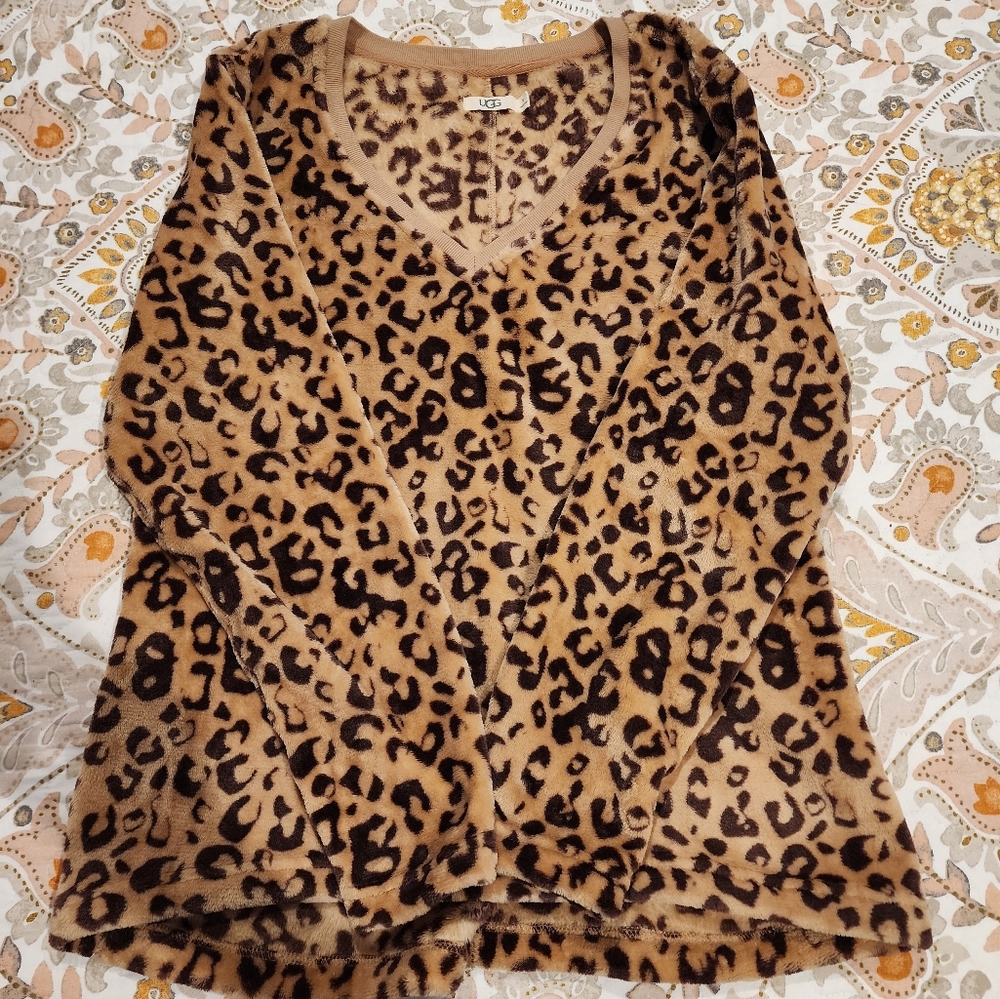 UGG® Daisey Double Faced Fleece Leopard Print V-Neck Long Sleeve